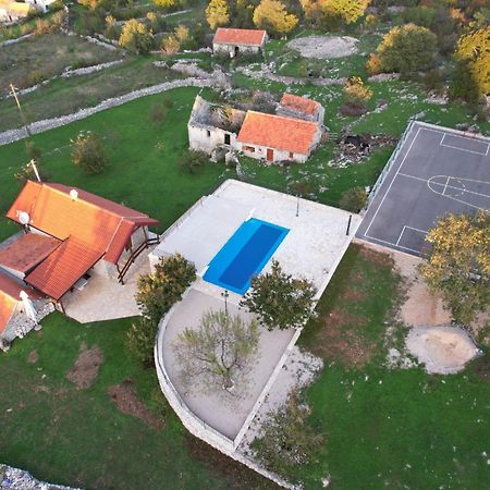 Patakun Holiday Home For 5, With Heated Pool Lecevica Eksteriør billede