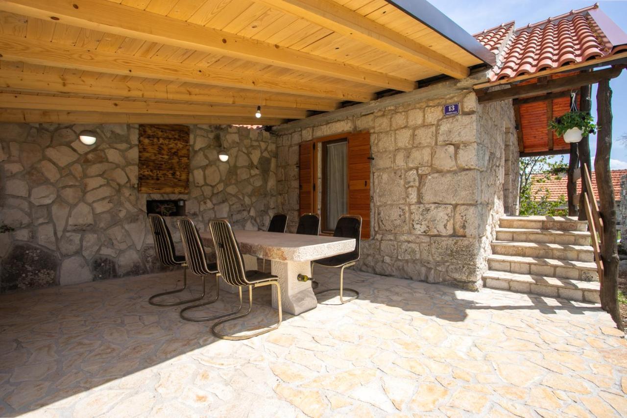 Patakun Holiday Home For 5, With Heated Pool Lecevica Eksteriør billede