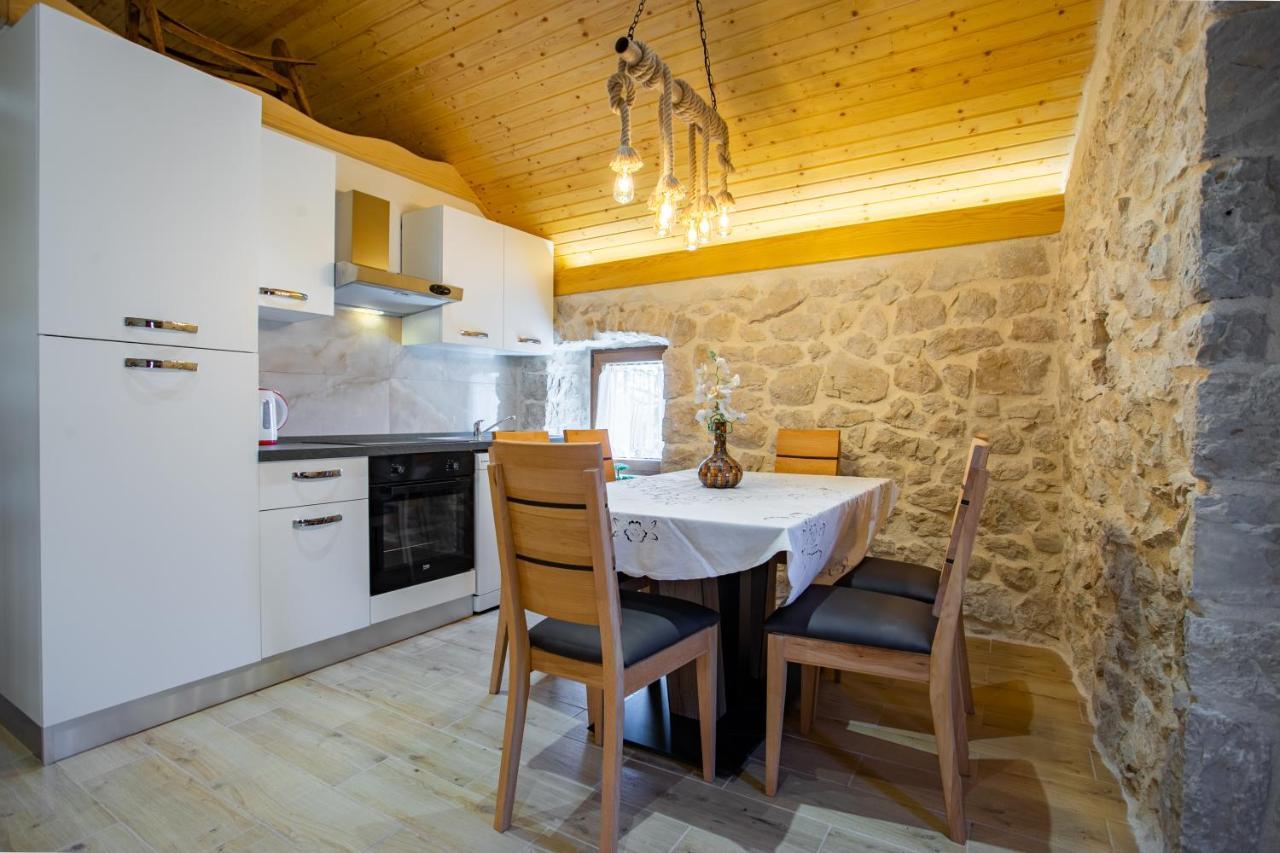 Patakun Holiday Home For 5, With Heated Pool Lecevica Eksteriør billede