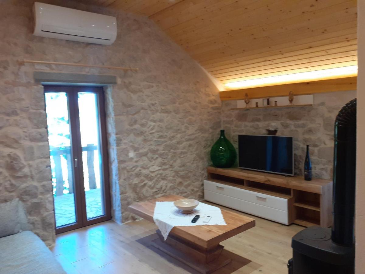 Patakun Holiday Home For 5, With Heated Pool Lecevica Eksteriør billede