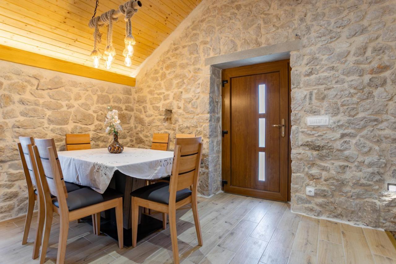 Patakun Holiday Home For 5, With Heated Pool Lecevica Eksteriør billede