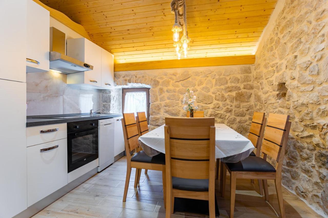 Patakun Holiday Home For 5, With Heated Pool Lecevica Eksteriør billede