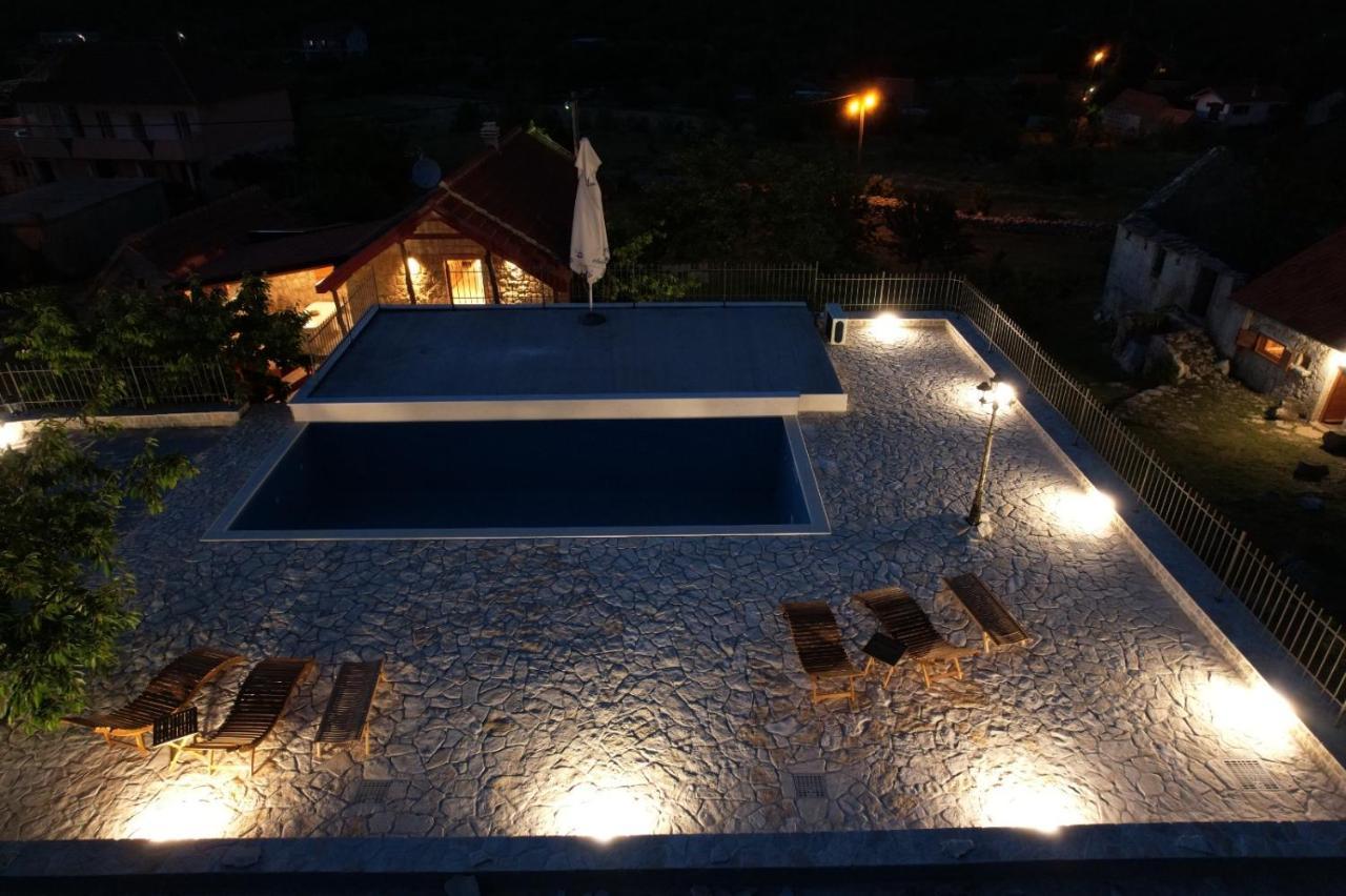 Patakun Holiday Home For 5, With Heated Pool Lecevica Eksteriør billede