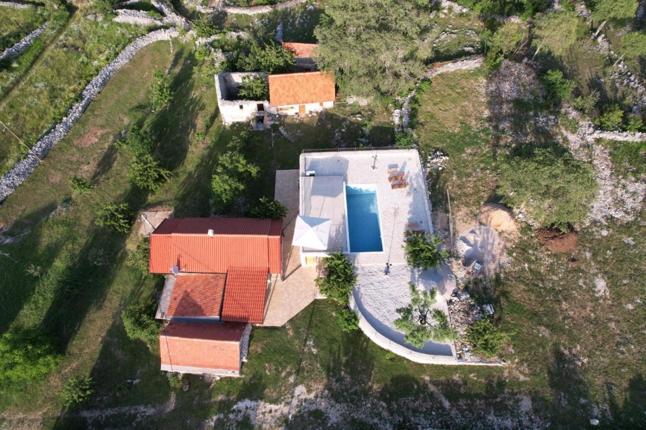 Patakun Holiday Home For 5, With Heated Pool Lecevica Eksteriør billede
