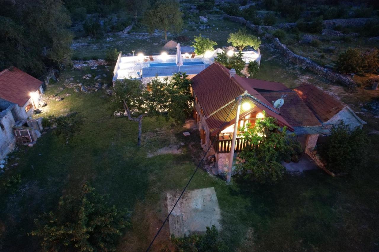 Patakun Holiday Home For 5, With Heated Pool Lecevica Eksteriør billede