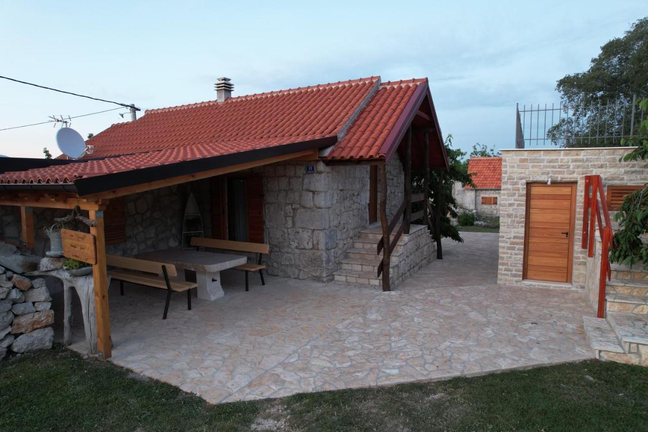 Patakun Holiday Home For 5, With Heated Pool Lecevica Eksteriør billede