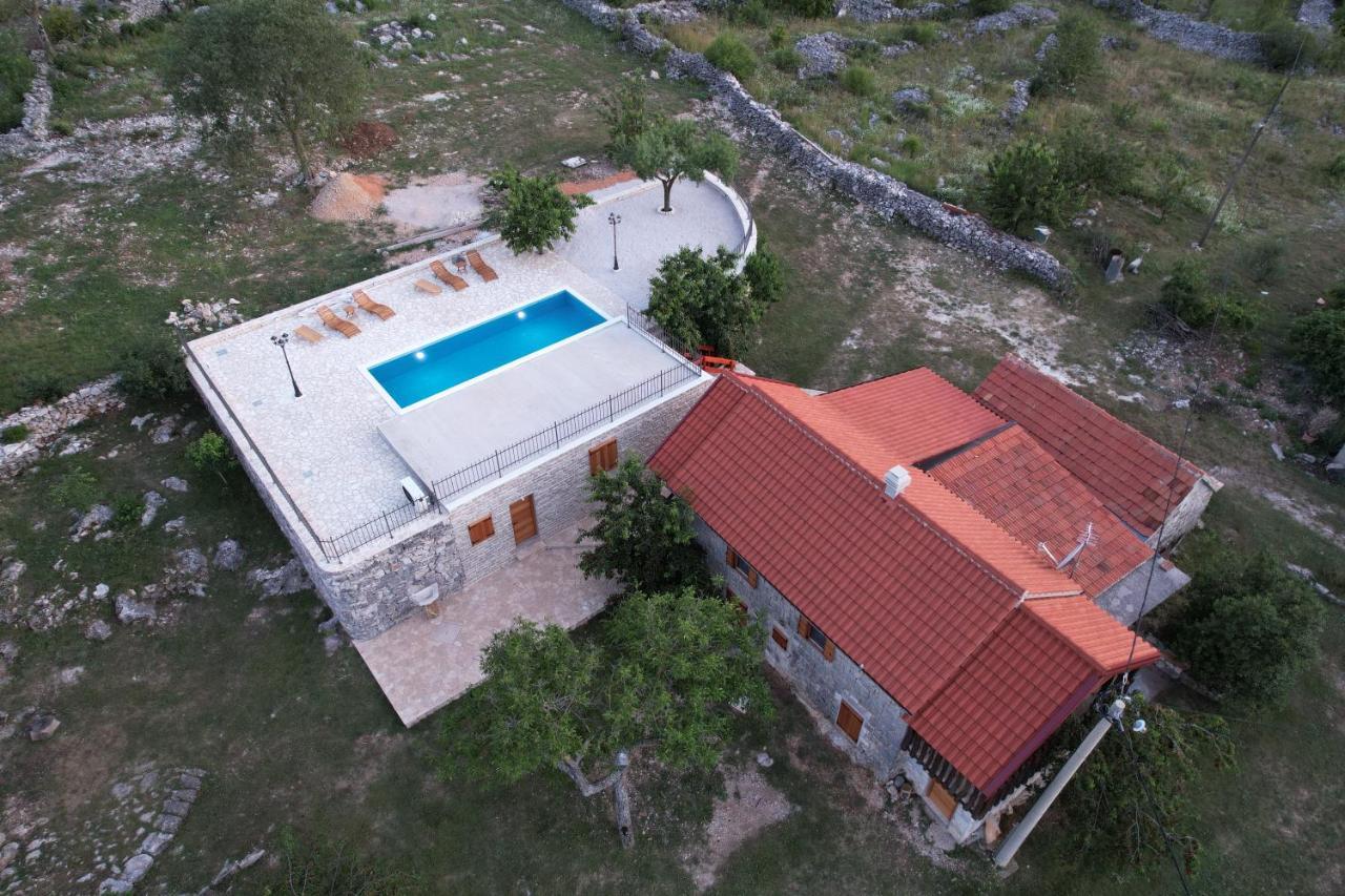 Patakun Holiday Home For 5, With Heated Pool Lecevica Eksteriør billede