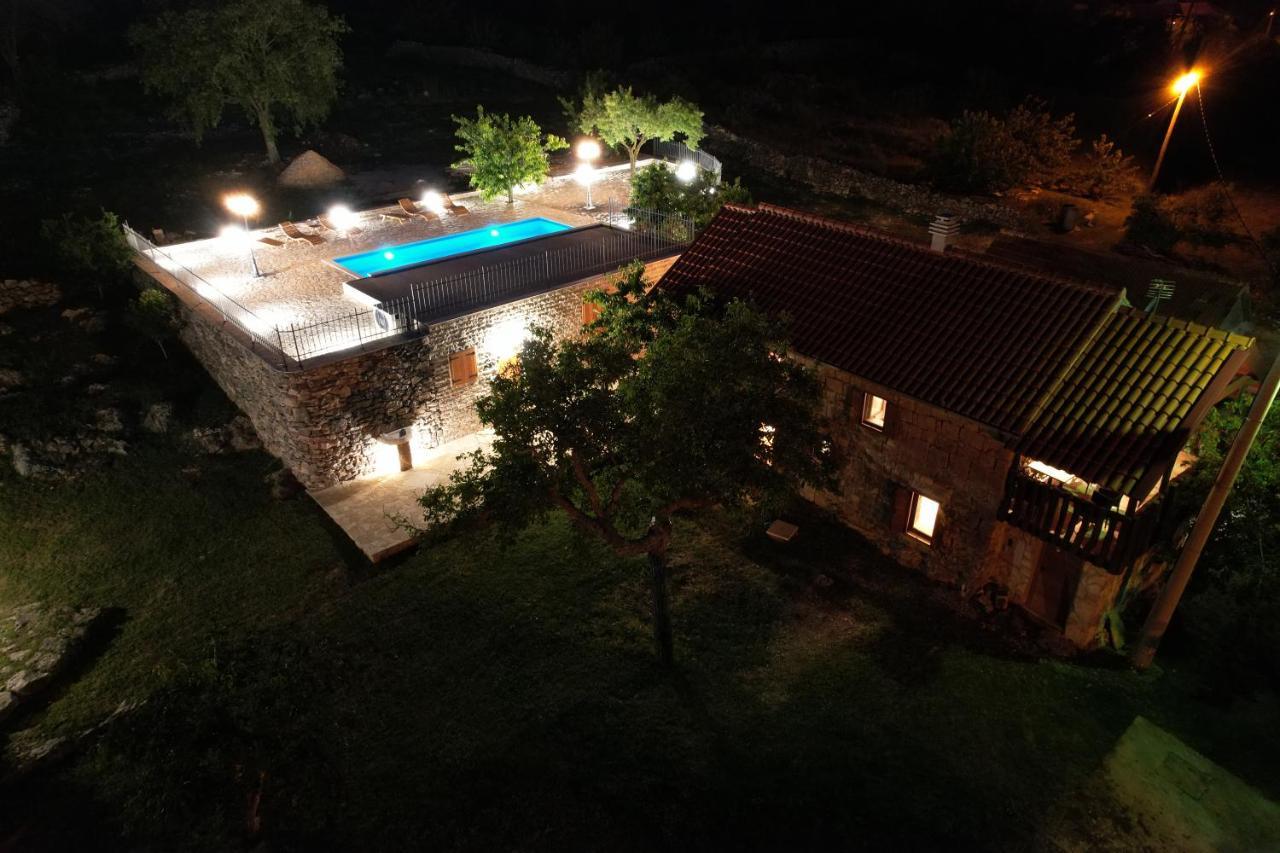 Patakun Holiday Home For 5, With Heated Pool Lecevica Eksteriør billede