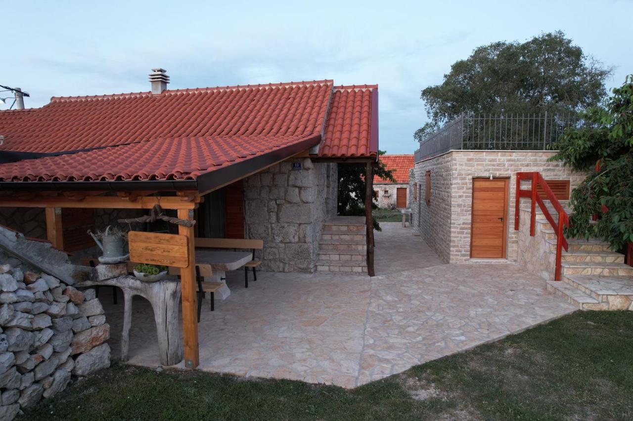 Patakun Holiday Home For 5, With Heated Pool Lecevica Eksteriør billede