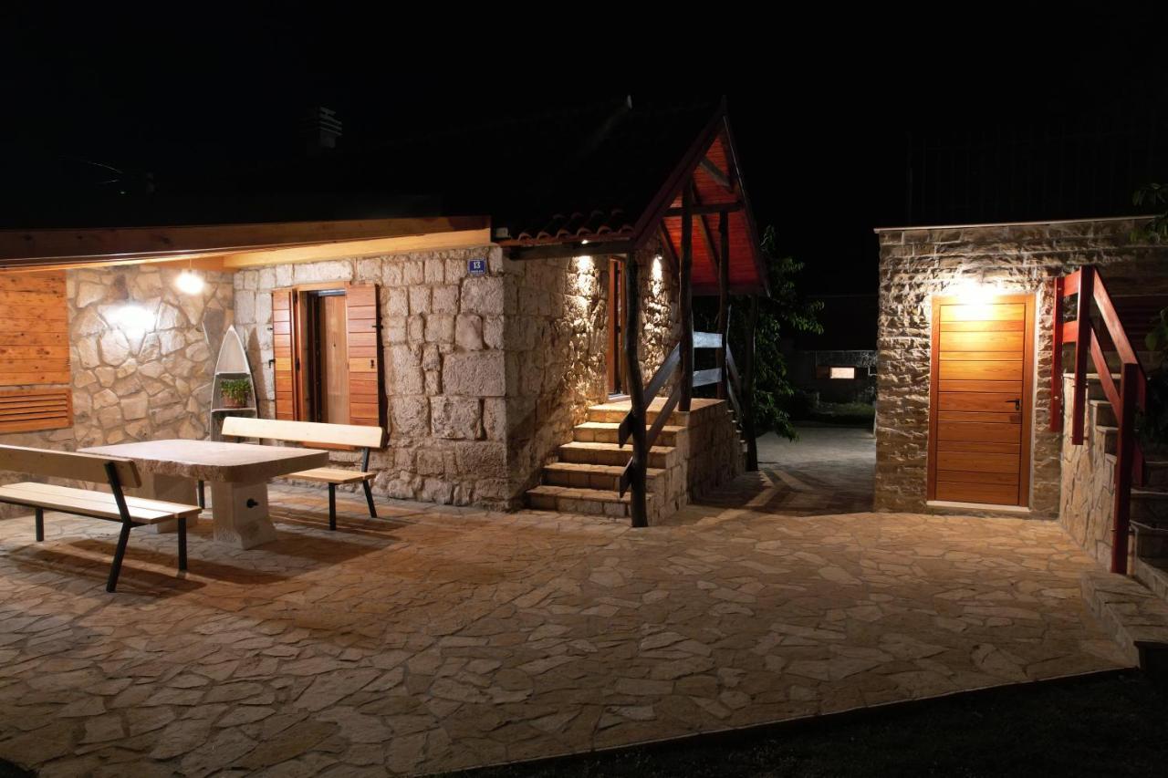 Patakun Holiday Home For 5, With Heated Pool Lecevica Eksteriør billede
