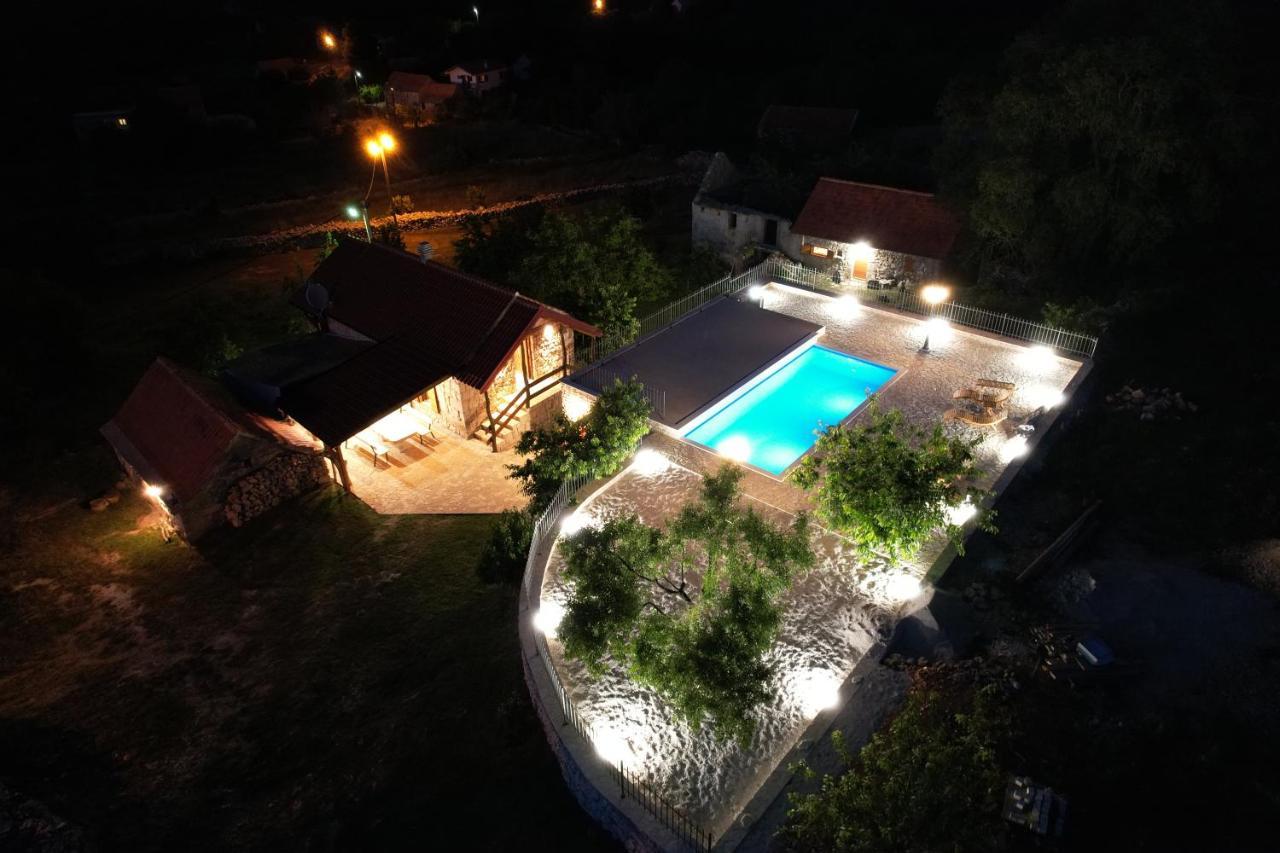 Patakun Holiday Home For 5, With Heated Pool Lecevica Eksteriør billede