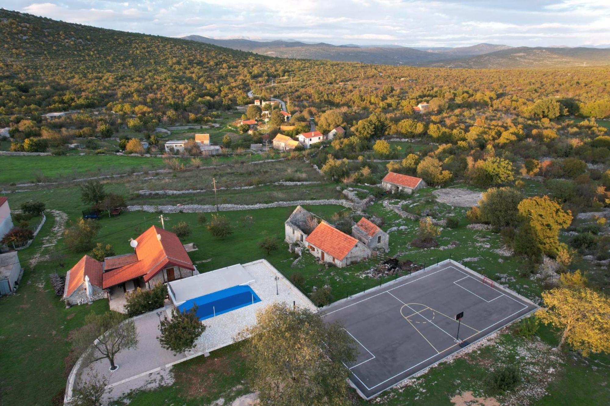 Patakun Holiday Home For 5, With Heated Pool Lecevica Eksteriør billede
